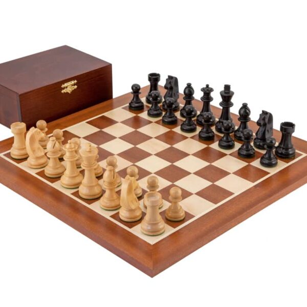 Echiquier et Jeu d'Echecs en Bois avec son Coffret de Rangement VI