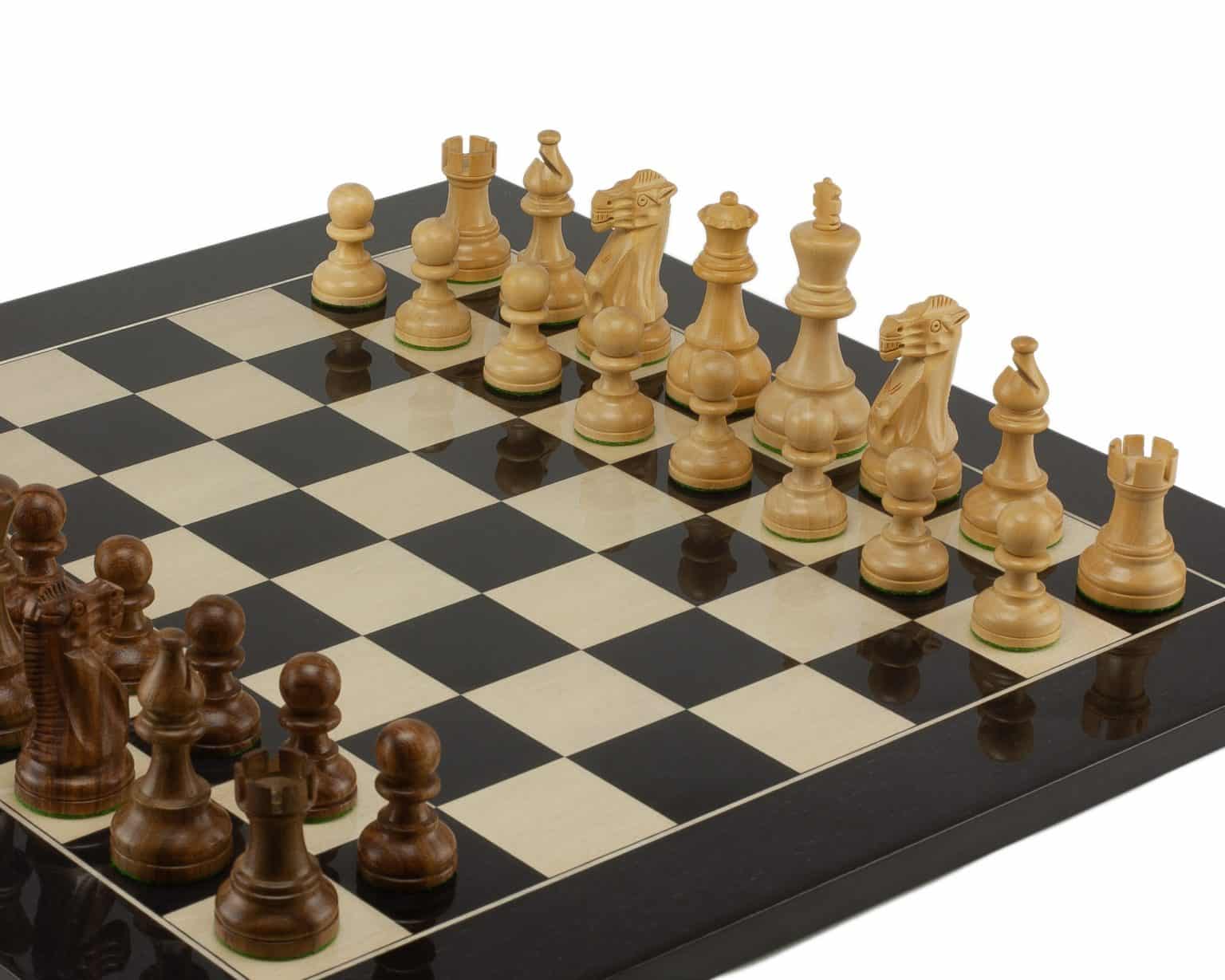 Combien De Piece Dans Un Jeu D Echec Jeu d'Echecs Décoratif et Design en Bois et Echiquier Noir et Blanc