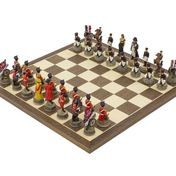 Ensemble Jeu d'Echecs Bataille de Waterloo 1 et Echiquier en Bois de Noyer et Erable
