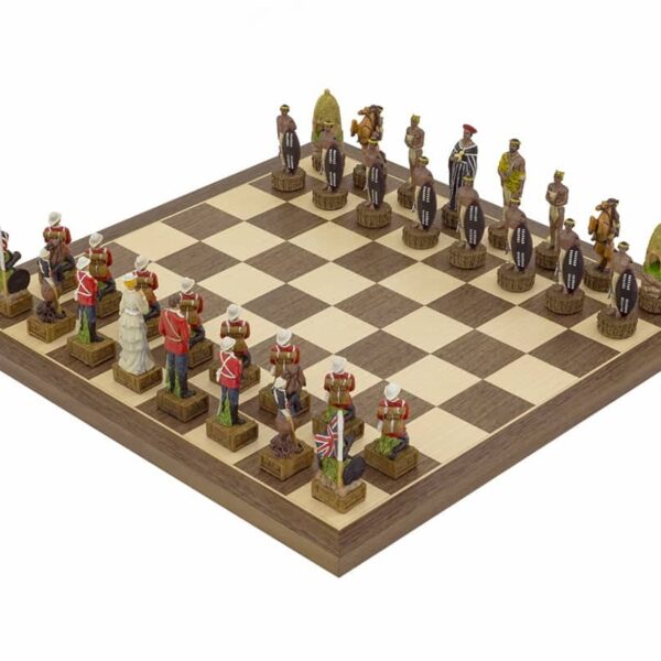 Ensemble Jeu d'Echecs Britanniques contre les Zoulous et Echiquier en Bois de Noyer et Erable