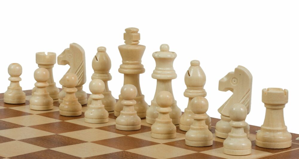 Échecs Magnétiques en Acajou et Érable - Ensemble de Voyage Compact avec Plateau Intégré et Pièces Staunton