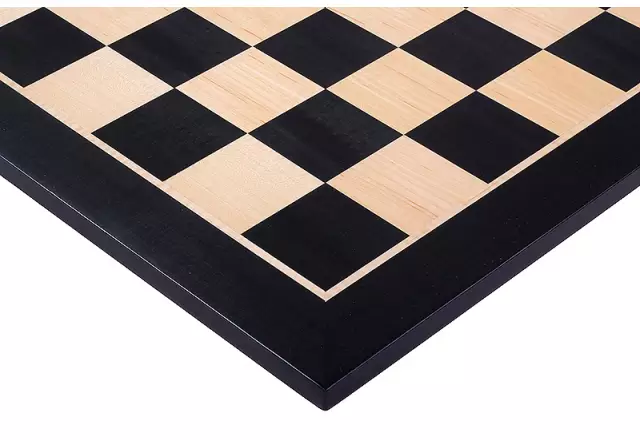 Ensemble de Jeu d'Échecs de Tournoi Chevalier Allemand - Échiquier en Bois d'Érable et Pièces en Bois de Buis